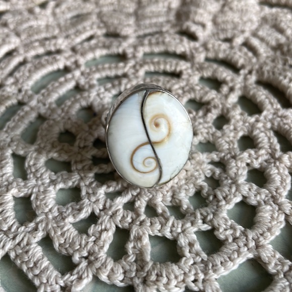Eye Of Shiva Shell Ring, Sterling Silver, Sz. 5 - Picture 2 of 4